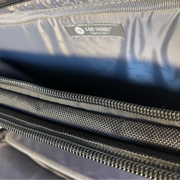 Brenthaven Black Padded Laptop Computer Messenger Crossbody Travel Bag - Picture 8 of 12